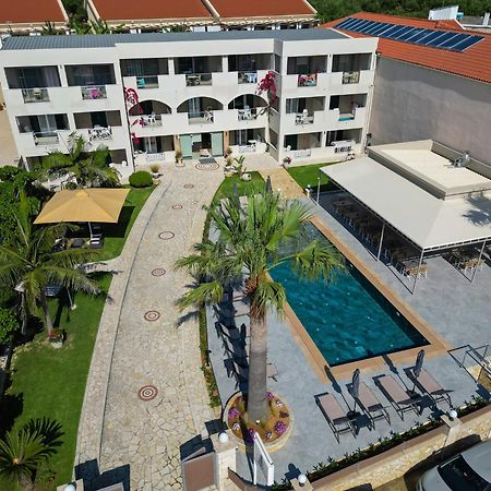 Remezzo Studios & Apartments Amoudi Bagian luar foto