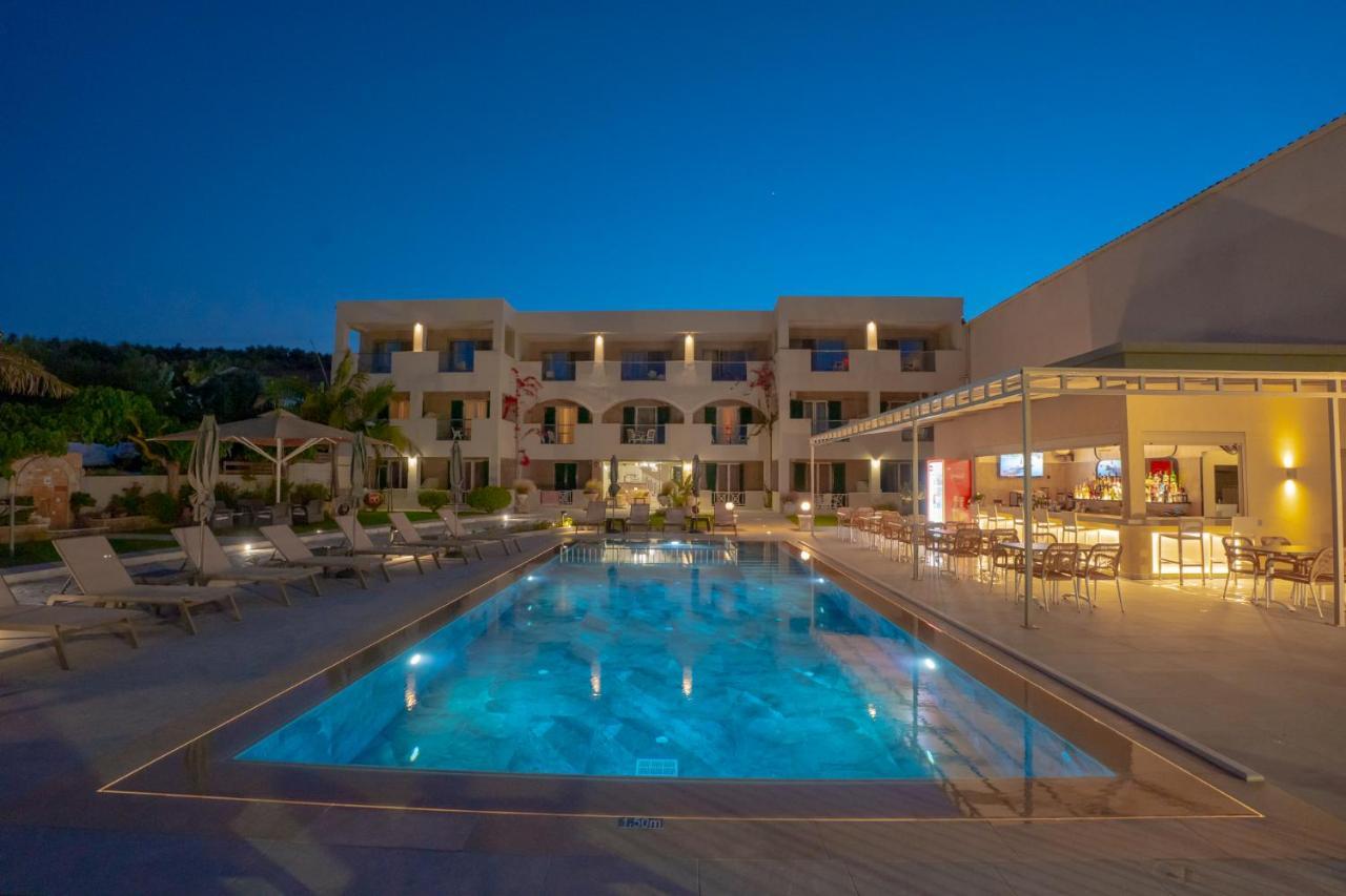 Remezzo Studios & Apartments Amoudi Bagian luar foto