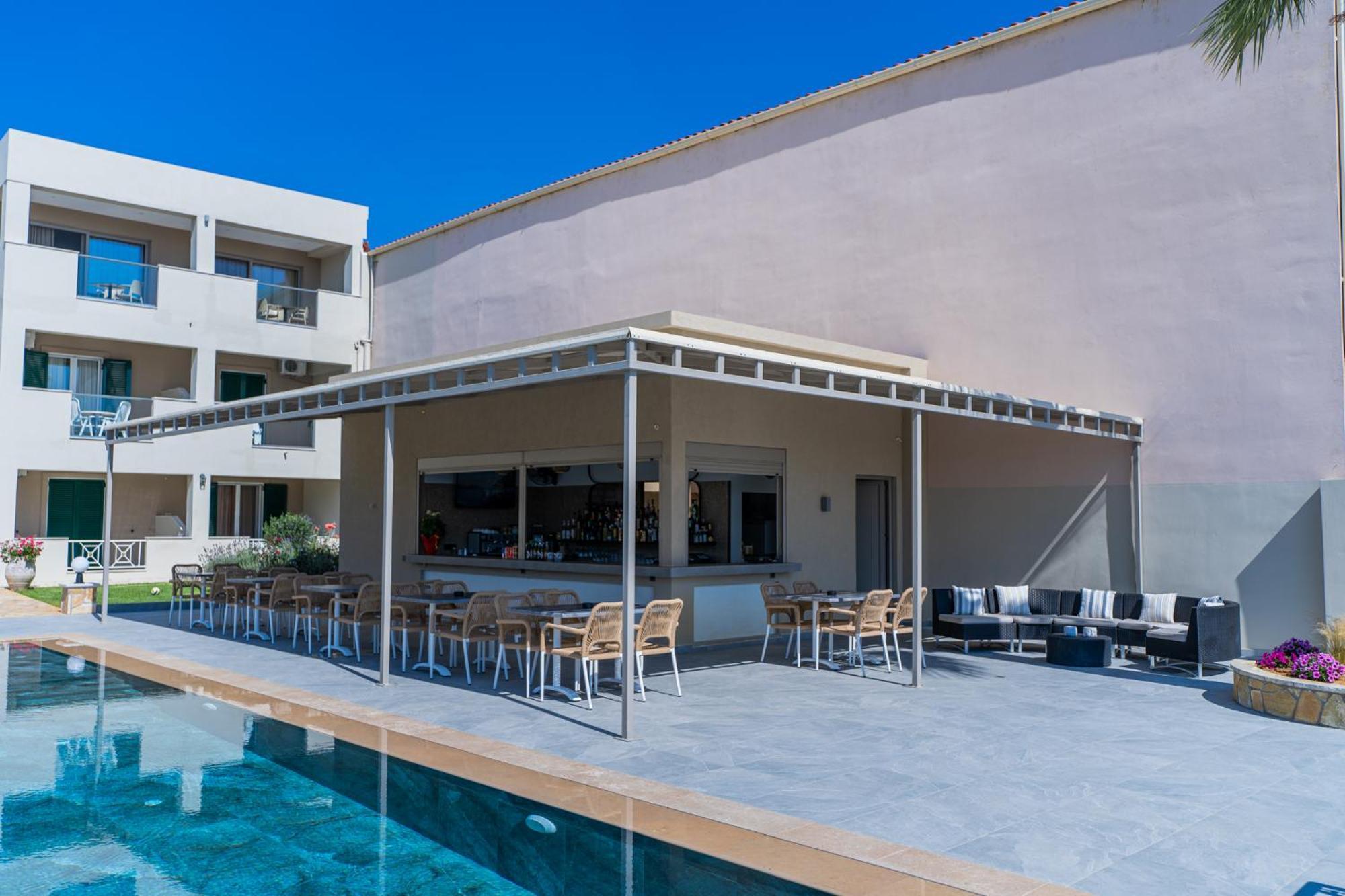 Remezzo Studios & Apartments Amoudi Bagian luar foto