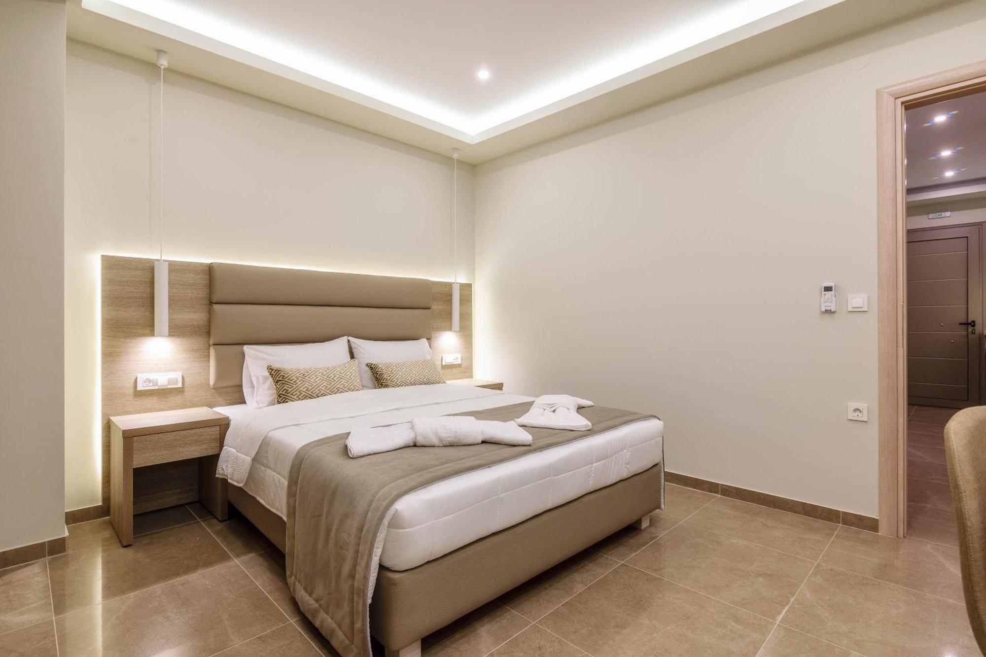 Remezzo Studios & Apartments Amoudi Bagian luar foto