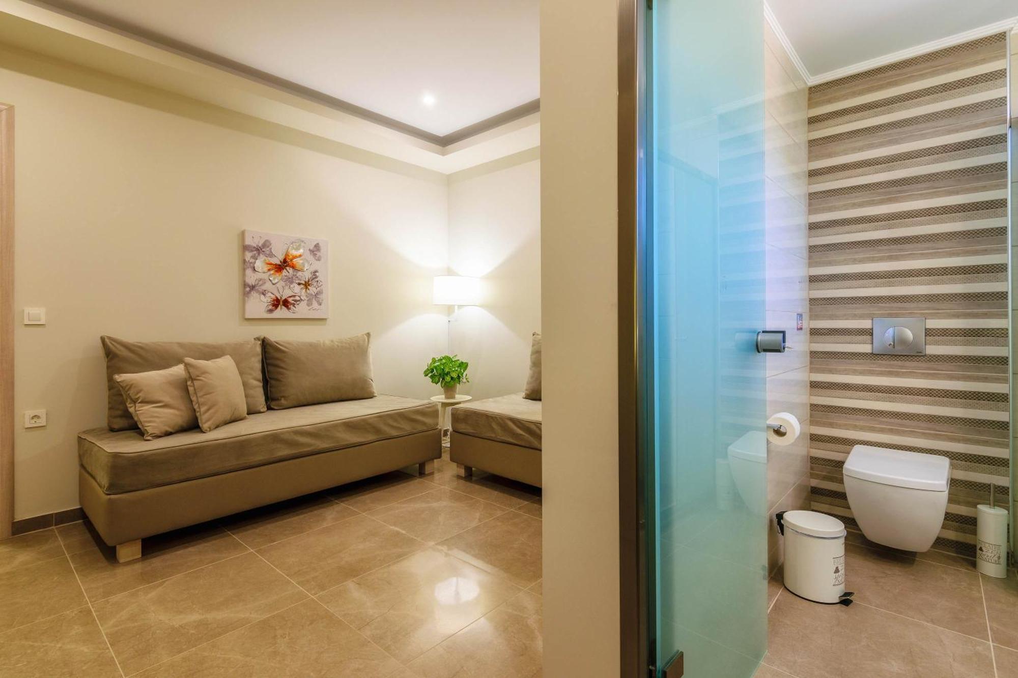 Remezzo Studios & Apartments Amoudi Bagian luar foto