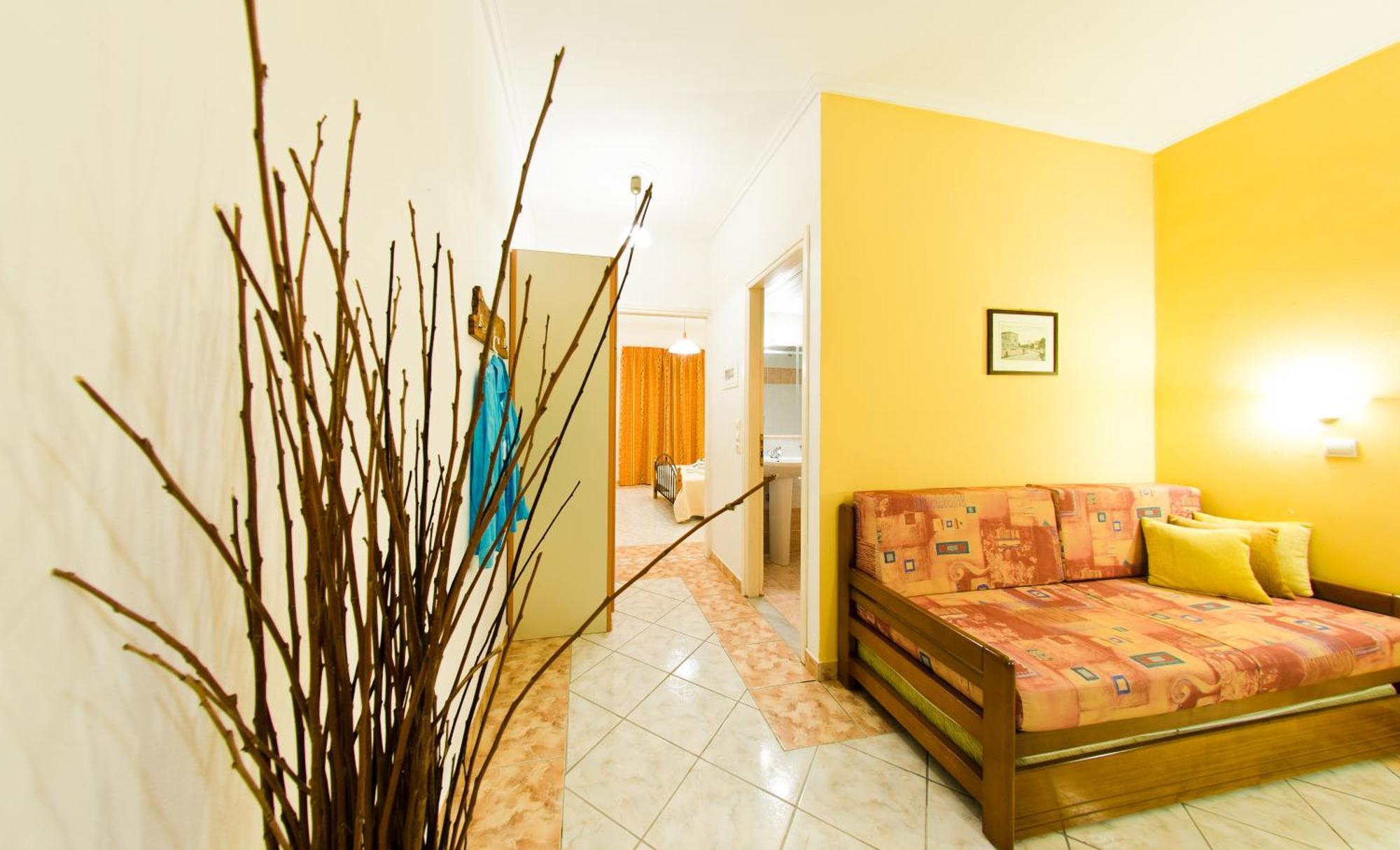 Remezzo Studios & Apartments Amoudi Bagian luar foto