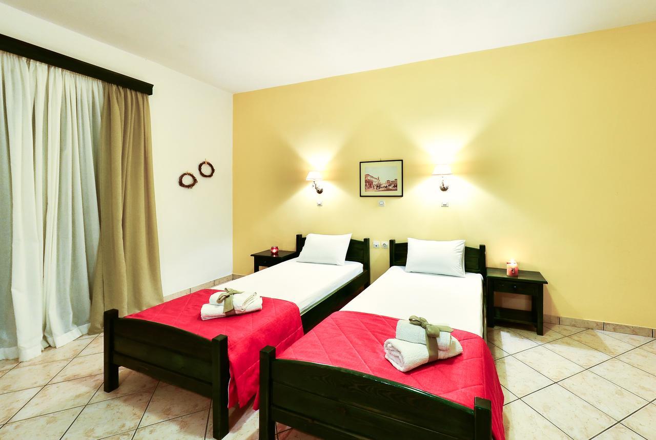 Remezzo Studios & Apartments Amoudi Bagian luar foto