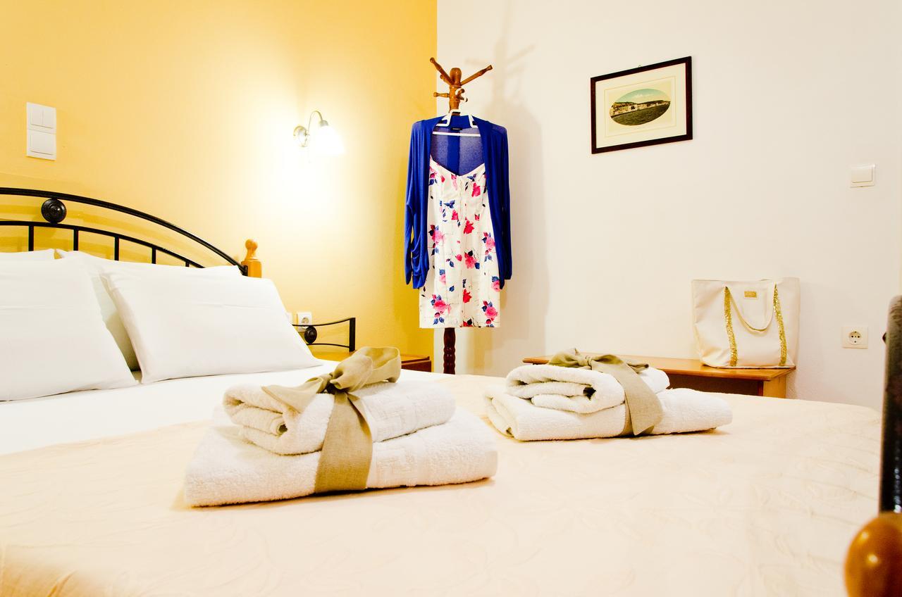 Remezzo Studios & Apartments Amoudi Bagian luar foto