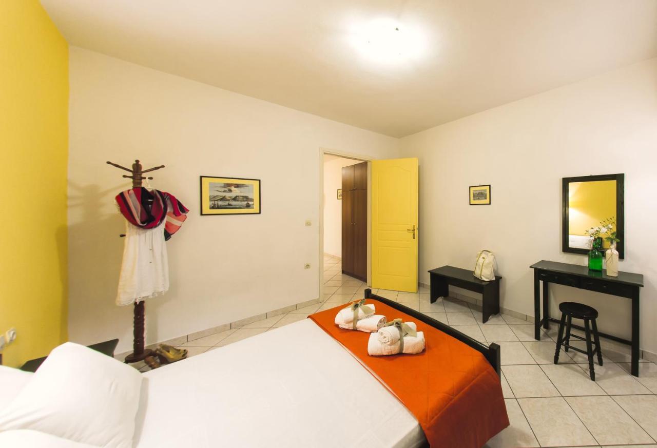 Remezzo Studios & Apartments Amoudi Bagian luar foto