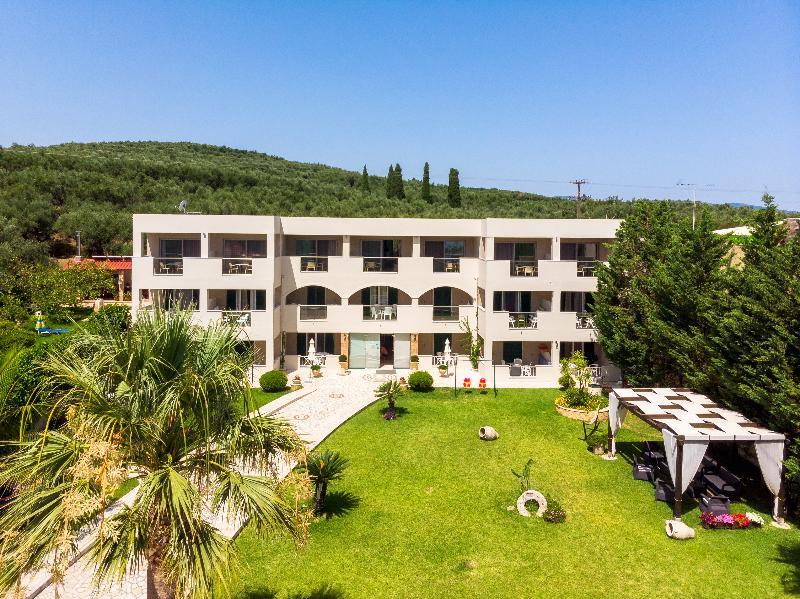 Remezzo Studios & Apartments Amoudi Bagian luar foto