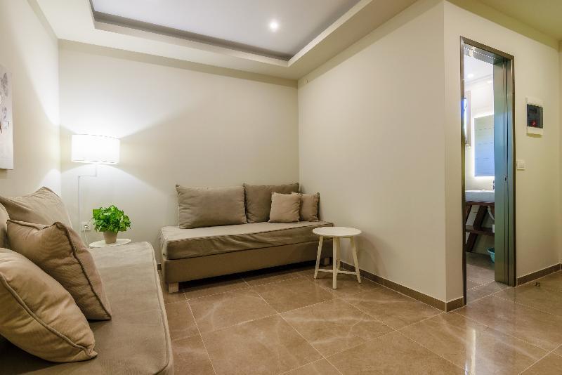 Remezzo Studios & Apartments Amoudi Bagian luar foto